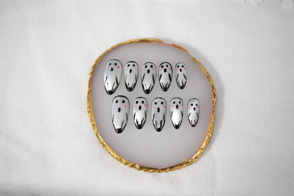 Ghostie Press-On Nail Set